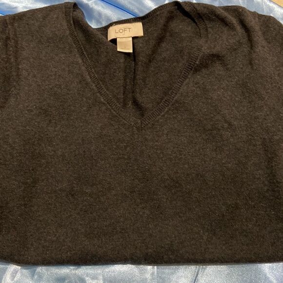 LOFT Charcoal Gray long sleeve Sweater size small - Picture 1 of 6